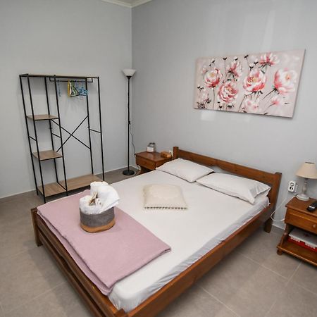 Rose Garden Apartments Mítikasz Kültér fotó