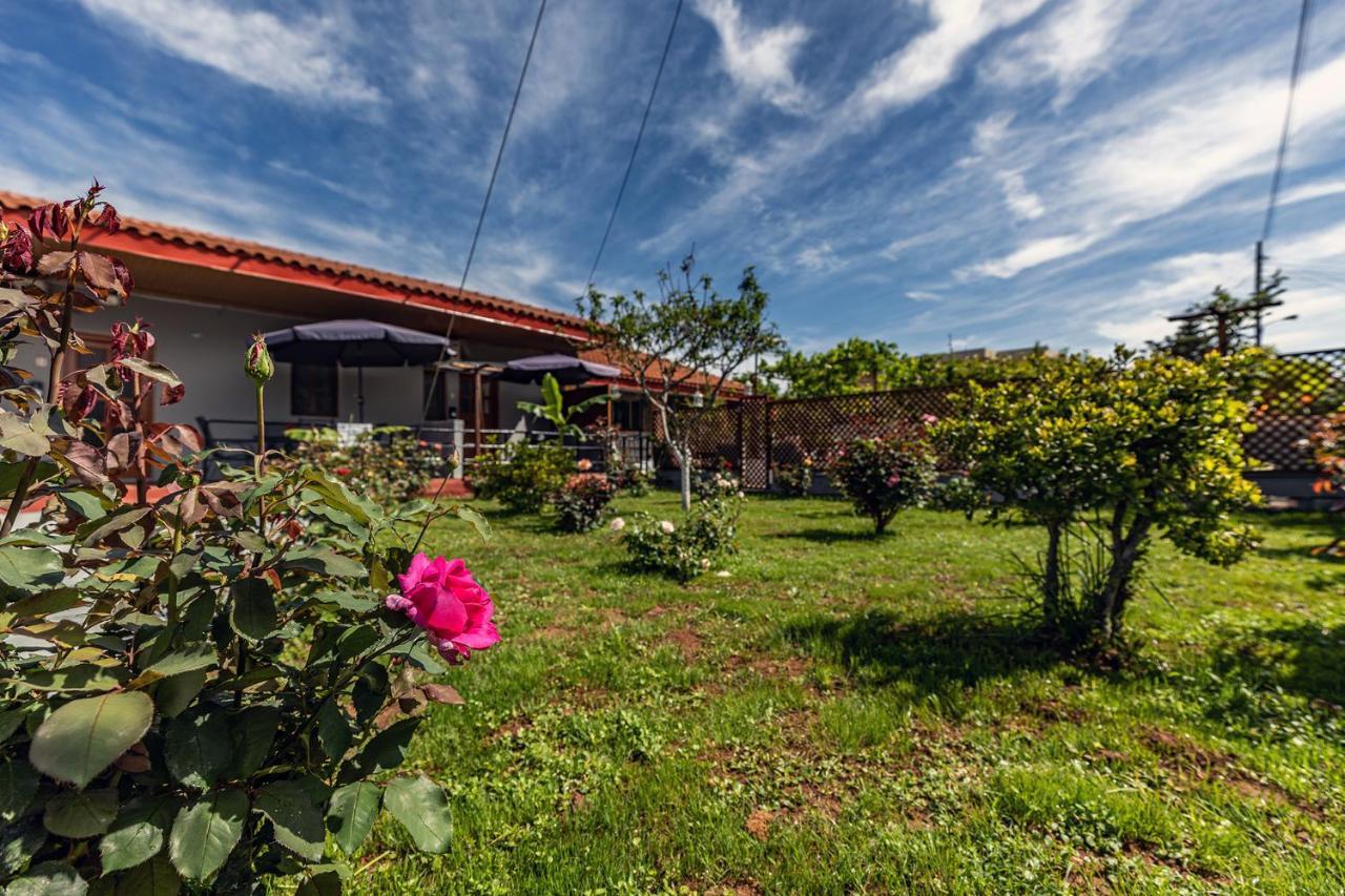 Rose Garden Apartments Mítikasz Kültér fotó